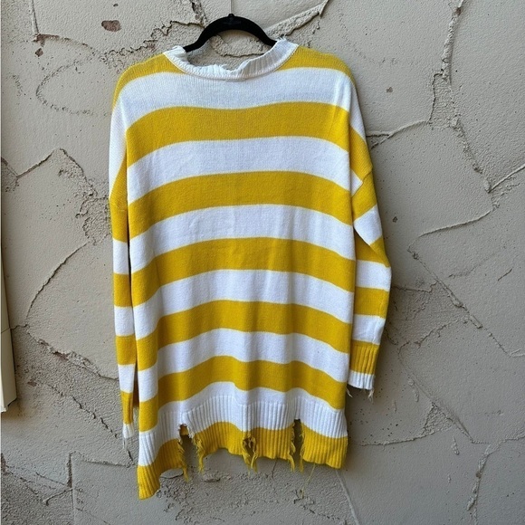 Show Me Your MuMu Delphina Rugby Distressed Sweater Size M - Picture 5 of 7